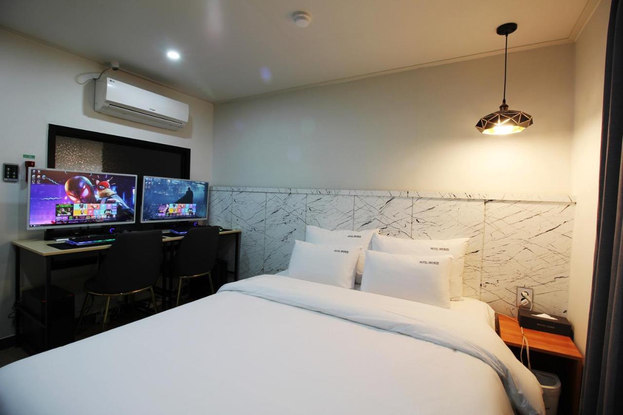 Bronze Hotel Changwon Exterior foto