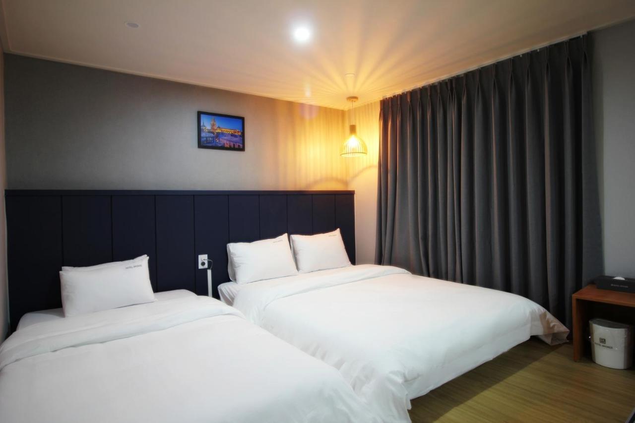 Bronze Hotel Changwon Exterior foto